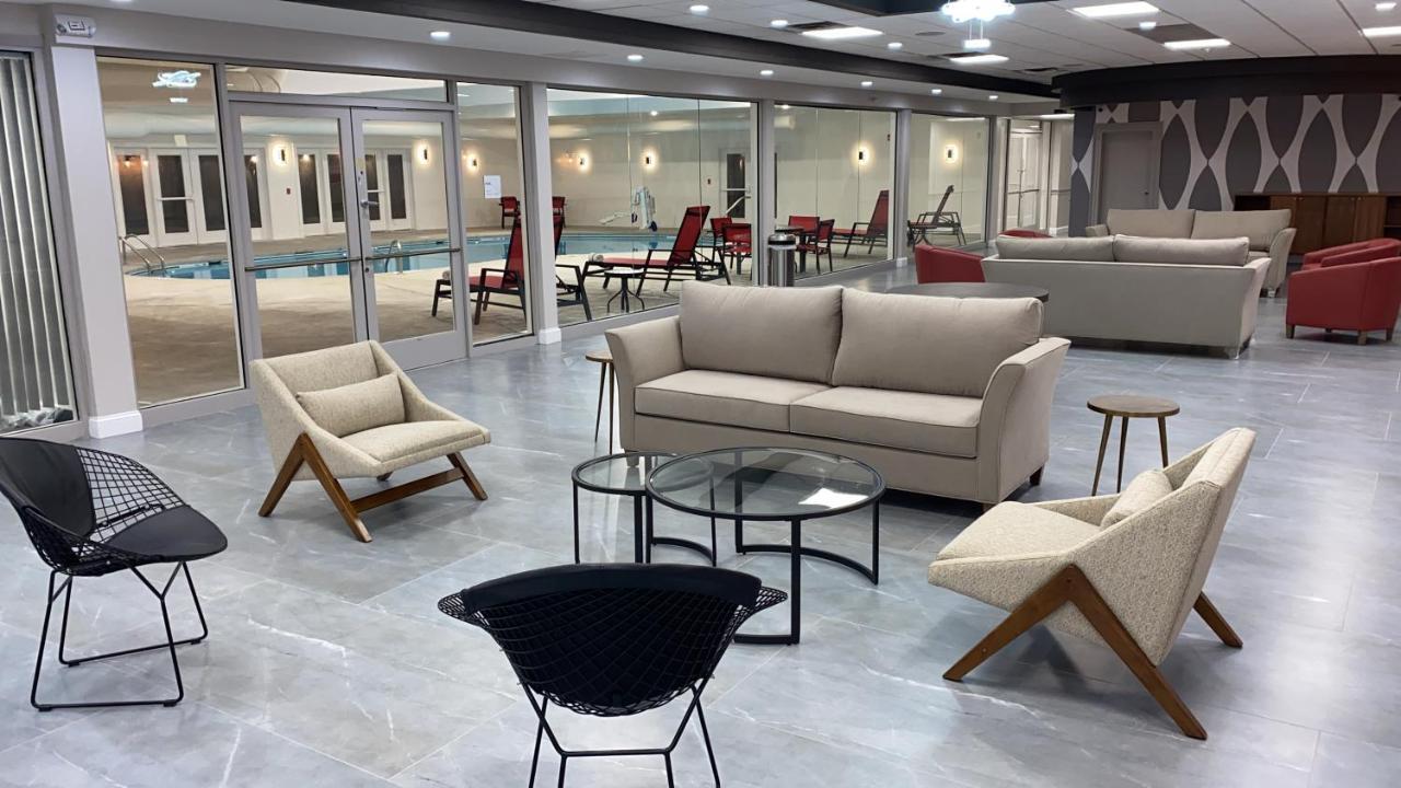 Hotel Ramada By Wyndham Hartford North - Bradley Airport Windsor Locks Exterior foto