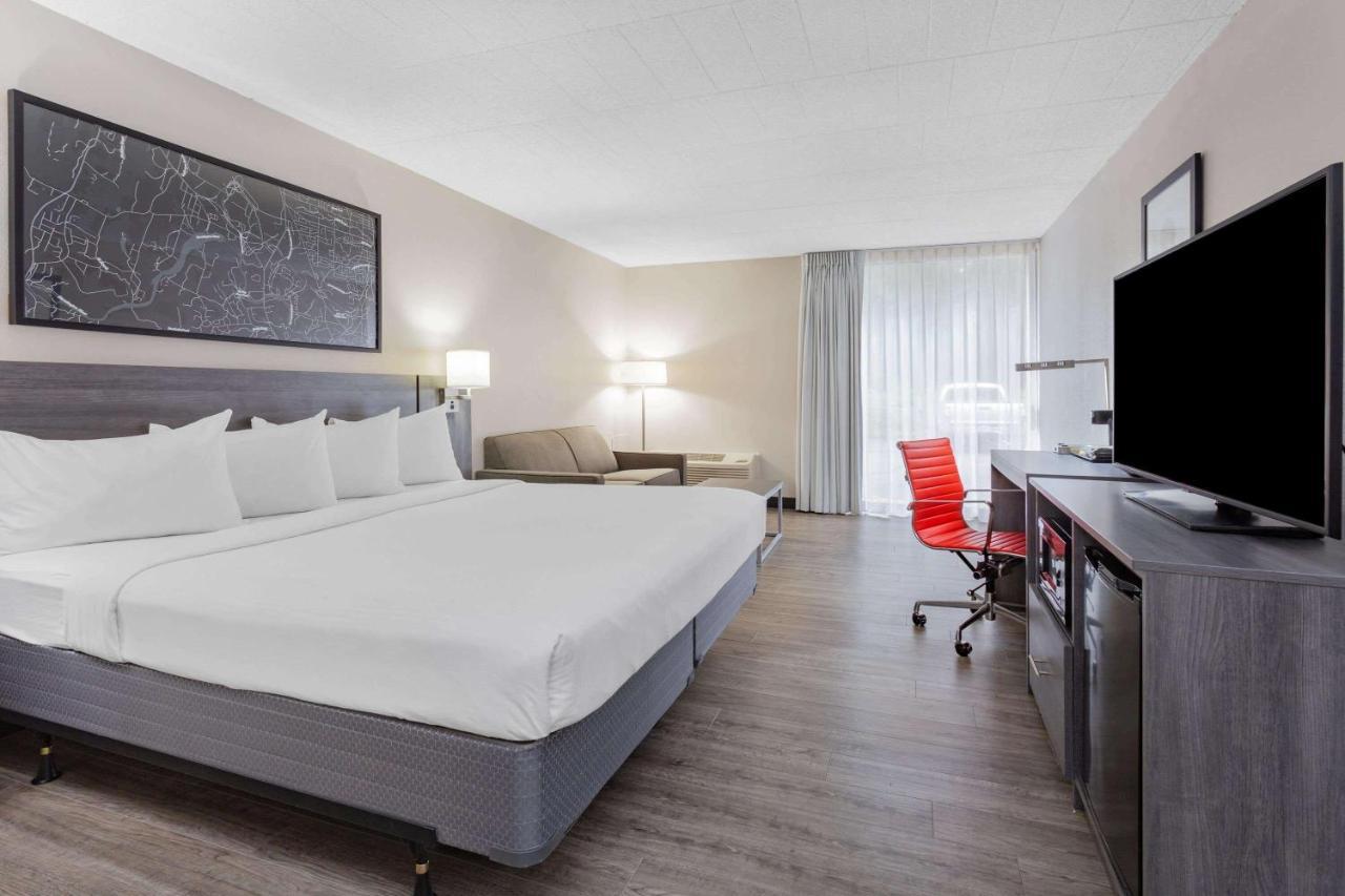 Hotel Ramada By Wyndham Hartford North - Bradley Airport Windsor Locks Exterior foto