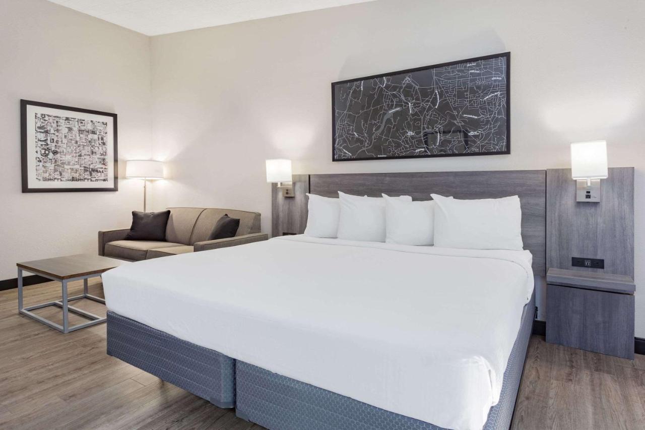 Hotel Ramada By Wyndham Hartford North - Bradley Airport Windsor Locks Exterior foto