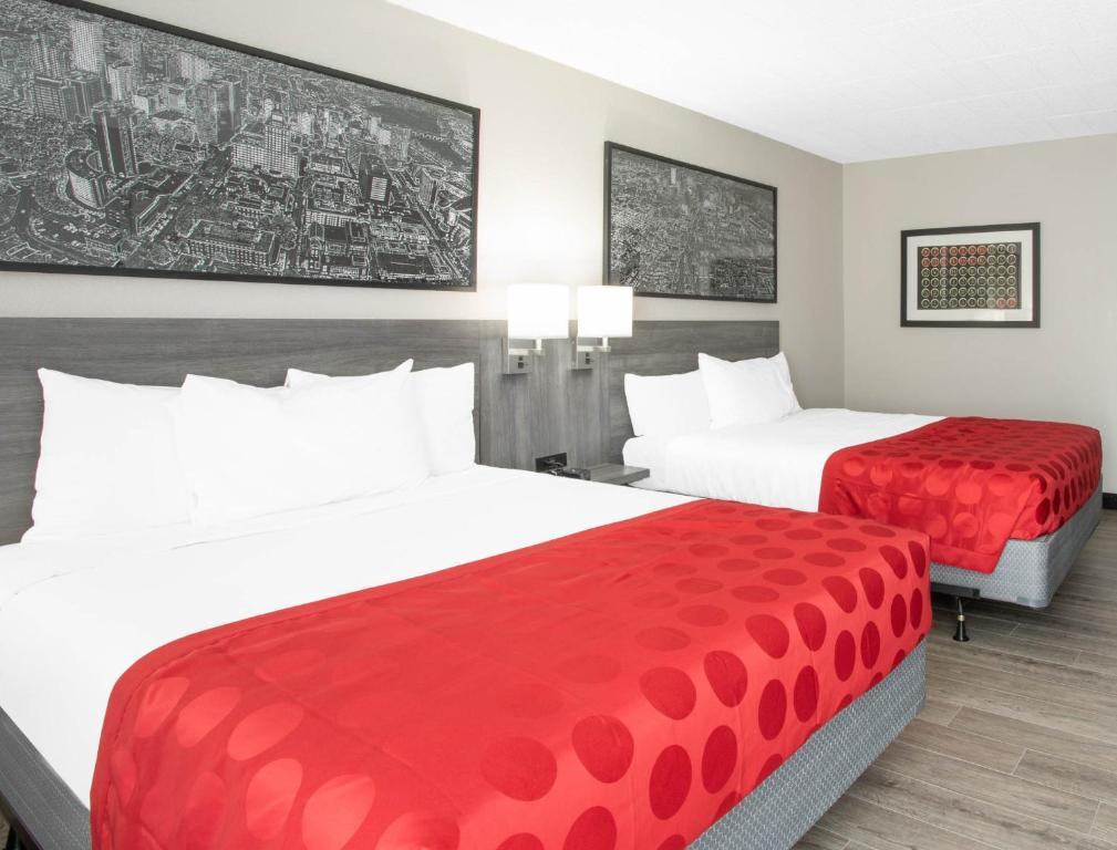 Hotel Ramada By Wyndham Hartford North - Bradley Airport Windsor Locks Exterior foto