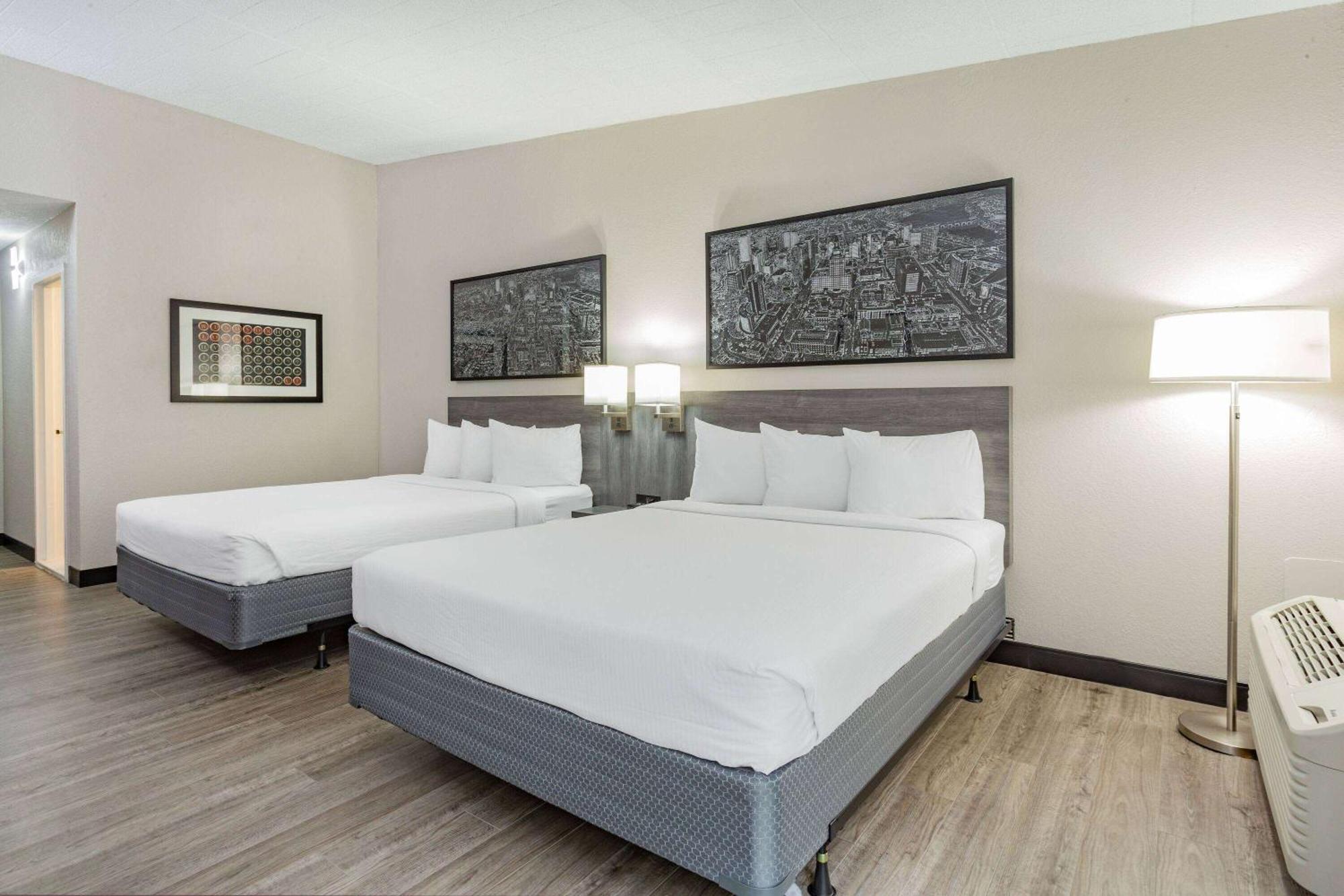 Hotel Ramada By Wyndham Hartford North - Bradley Airport Windsor Locks Exterior foto